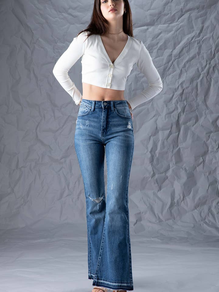 Jean évasé Distress Flare en jean taille moyenne pour femmes, pour la vente par Ceros Jeans