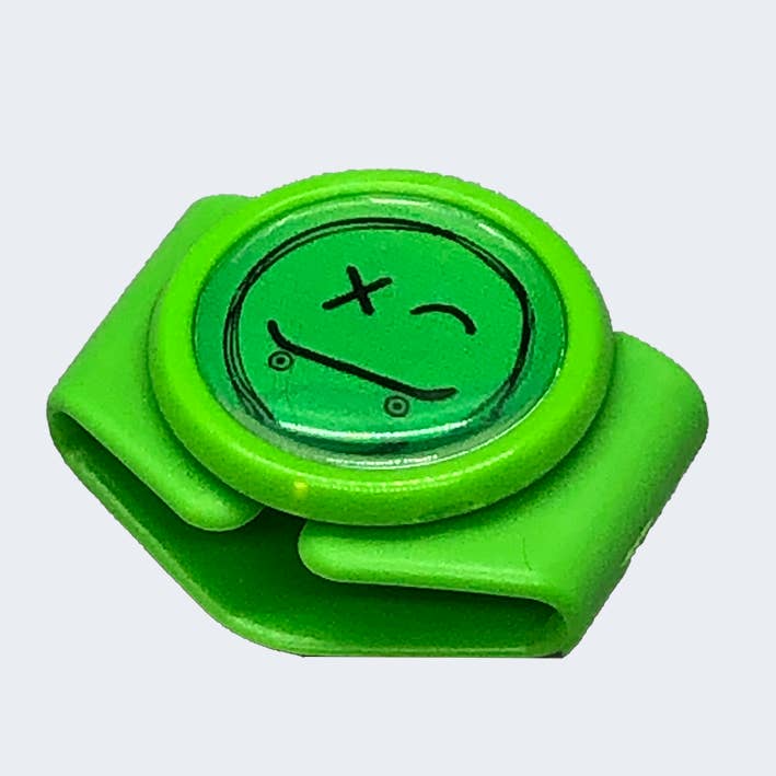 Mr. Skateboard Yuck Shoelace Lock for wholesale by Knotbots