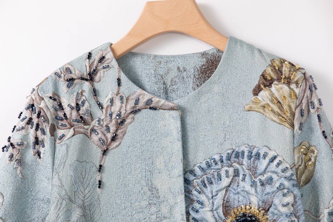 Productseeker - Vente Robe – femme - Coupe-vent fleuri à perles CT102Y avec charme à col rond7