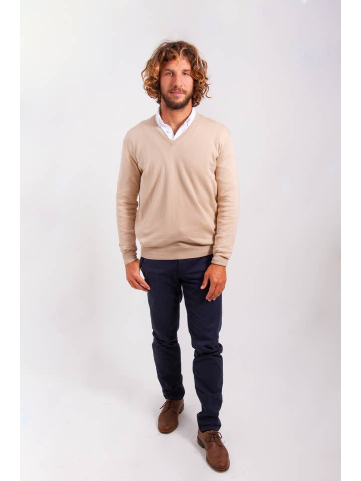 ARMAZÉM DAS MALHAS – wholesale Knitted jumper – Men′s – Classic V-Neck Sweater - Beige2