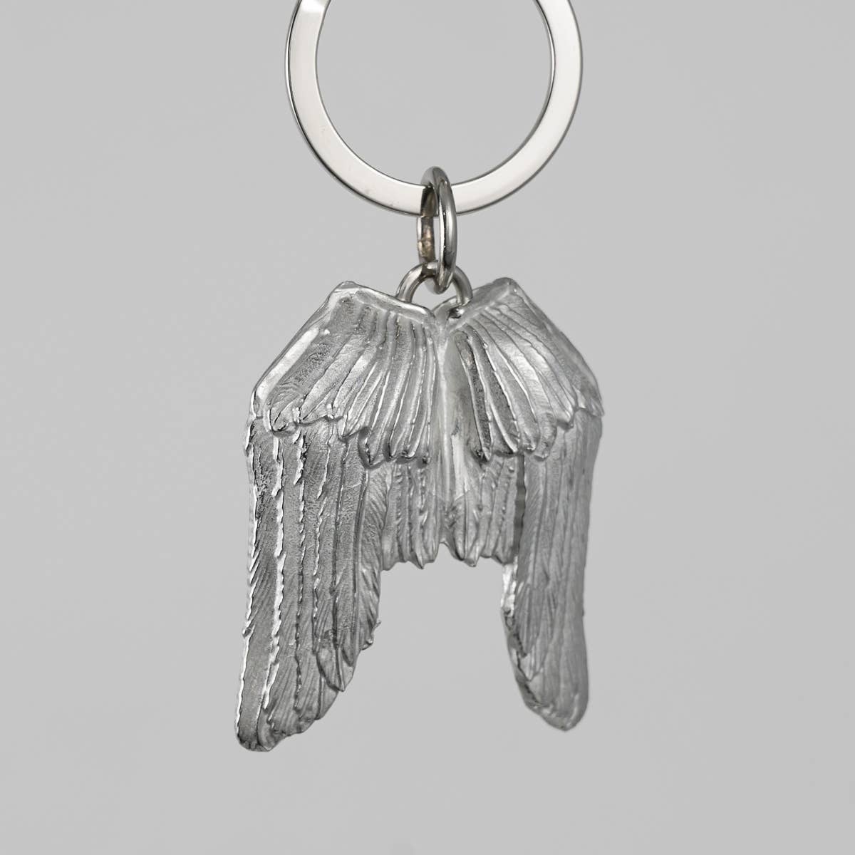 Lancaster and Gibbings – wholesale Keychain – Unisex – Angel Wings Key Ring1
