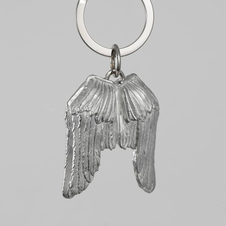 Lancaster and Gibbings – wholesale Keychain – Unisex – Angel Wings Key Ring1