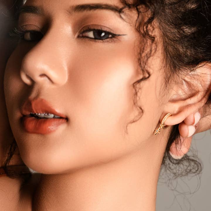 Vachana - Wholesale Hoop earrings - Tiny North Starburst Skye Blue CZ Huggie Hoop Earrings 4