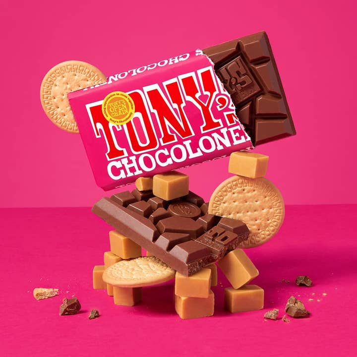 Tony's Chocolonely 180 g Mælke Karamel Cookie Bar for engroshandel hos Long Island Candy Factory