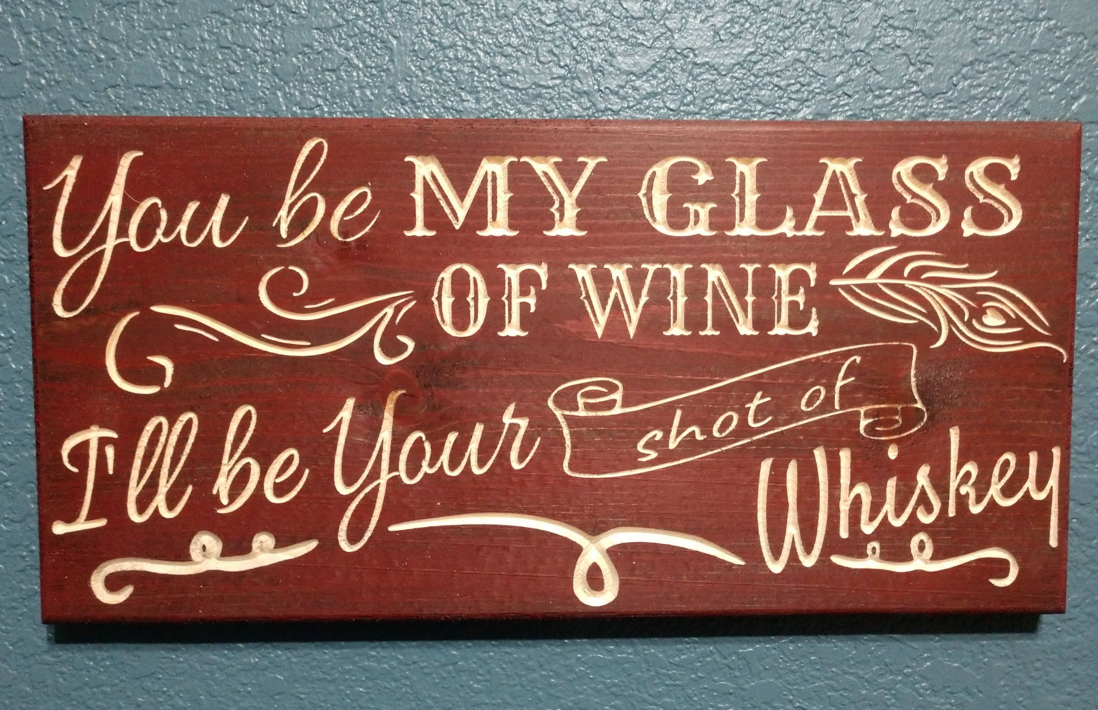 Knotty Pine Woodworks – Großhandel Schilder – Wein und Whiskey1