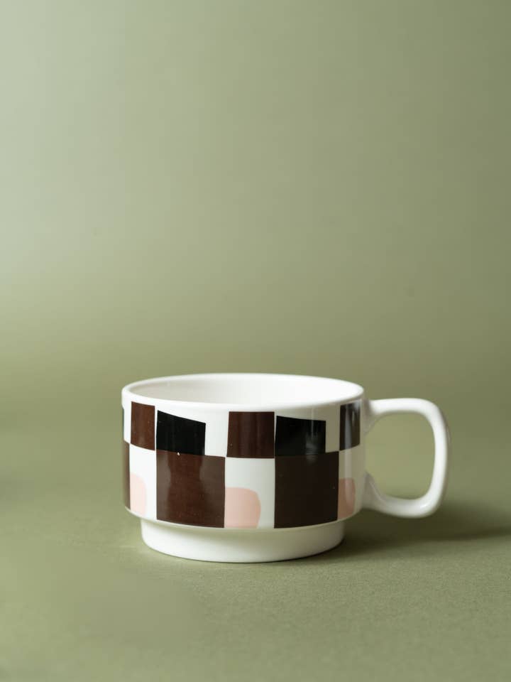 Sisi mok met bruinroze grafisch ontwerp voor wholesale door Sisi, house of style BV