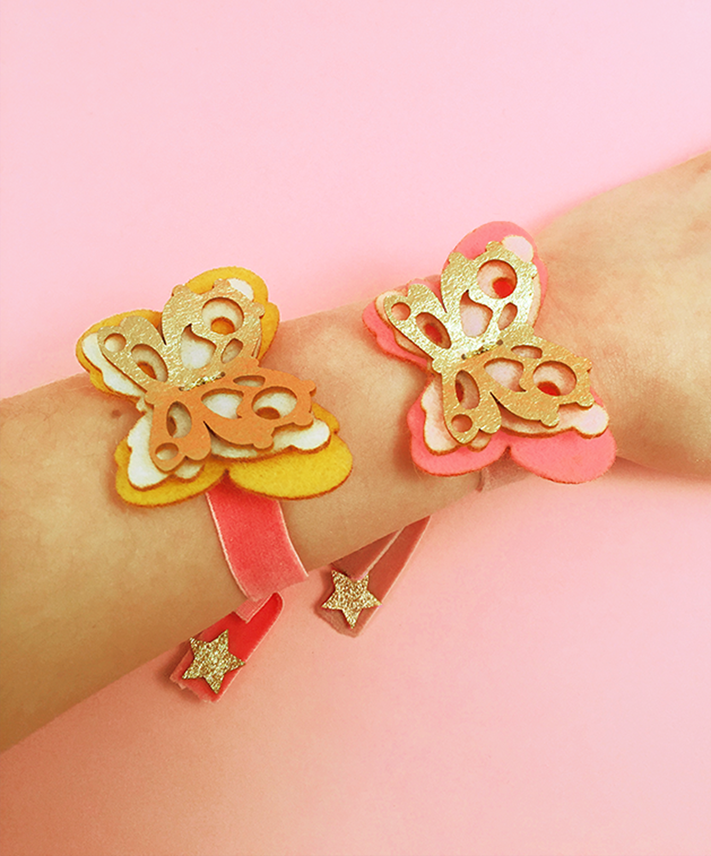 Eleanor Moss Studio - Vendita all'ingrosso Bracciale in tessuto/intrecciato - Braccialetto farfalla petalo1