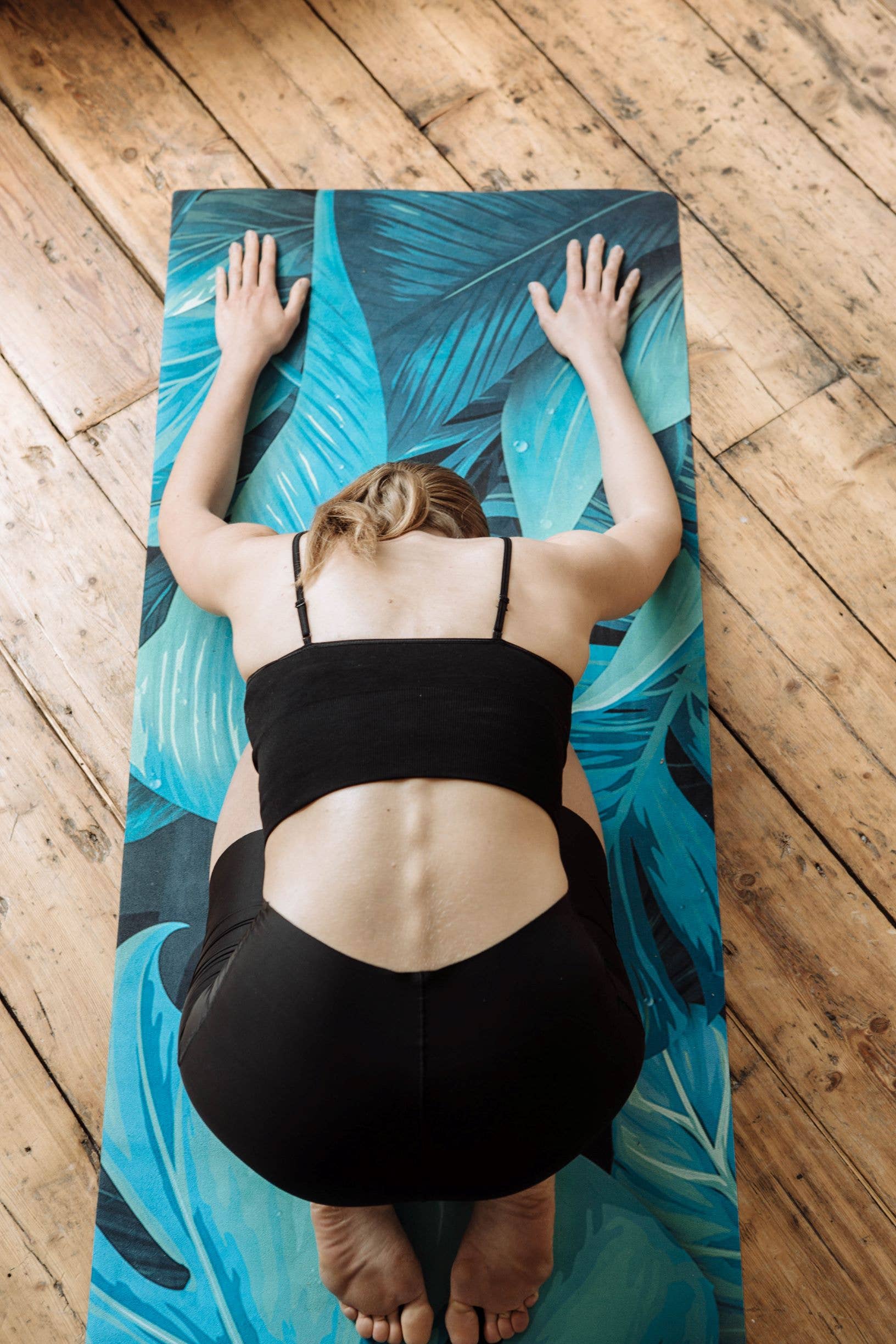 EcoStrength - Wholesale Yoga Mat - Microfiber Travel Yoga Mat (1.5mm) Green Botanical5