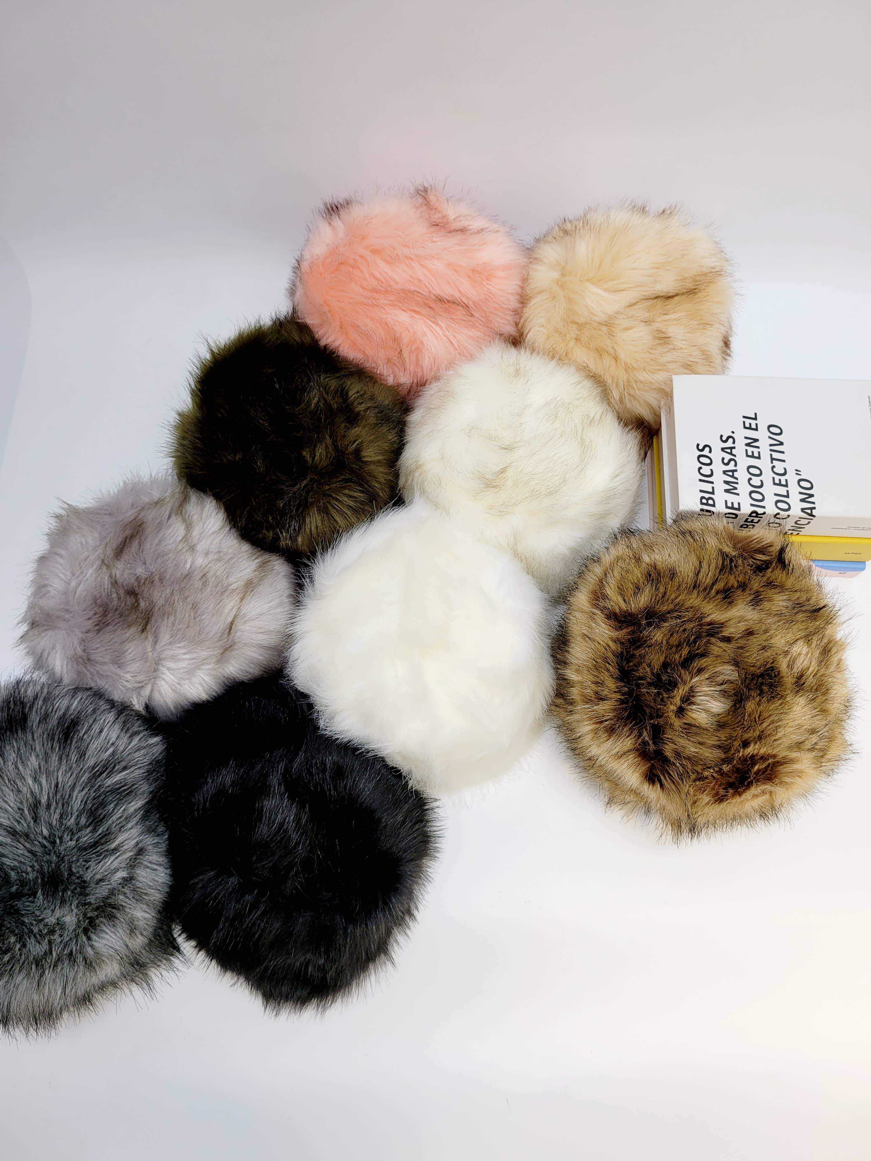 Comfortarians - Vendita all'ingrosso Berretto - Donna - Cappello in pelliccia sintetica colorata con fodera in pile3