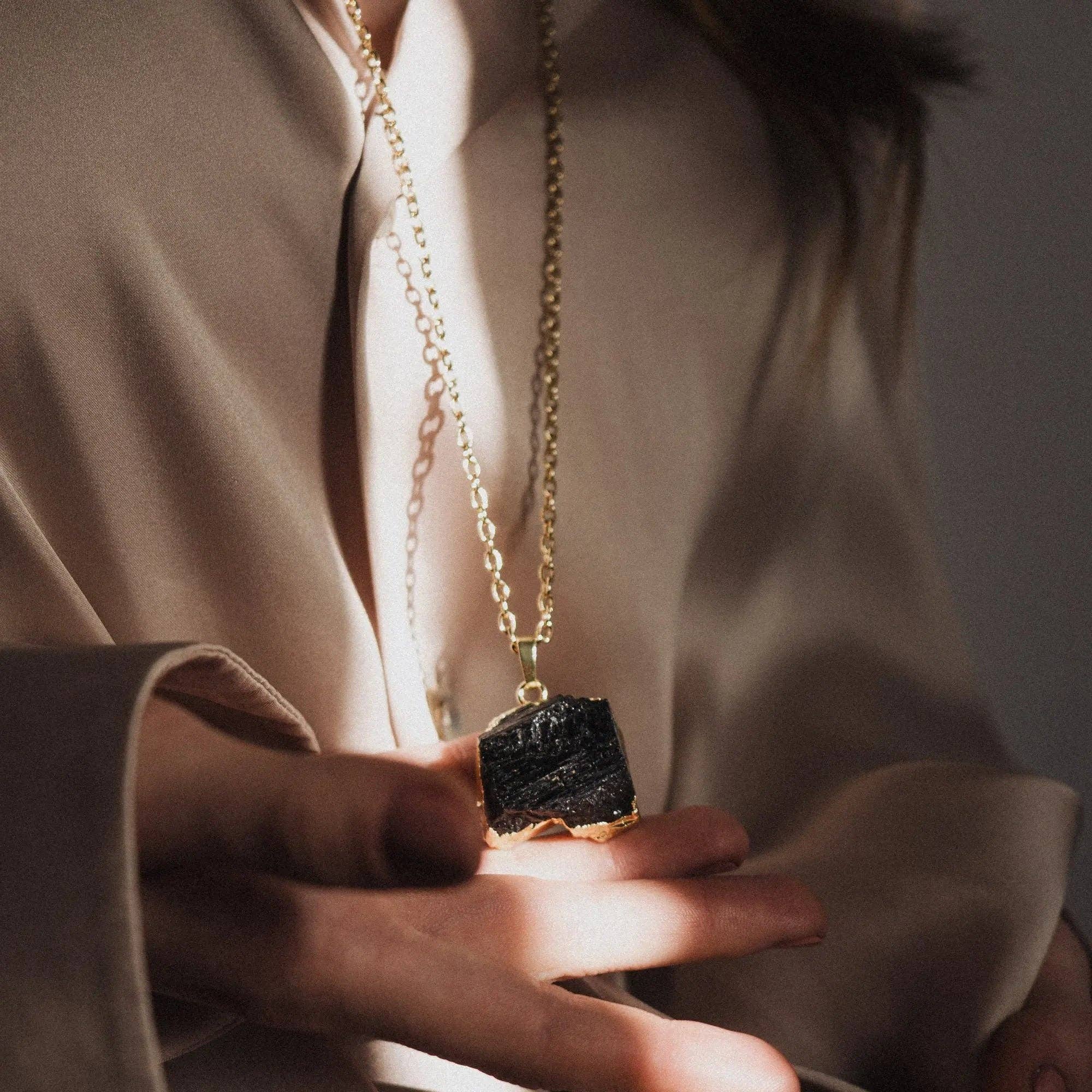 PHOEBE´S - Wholesale Pendant/Charm Necklace - Black Tourmaline Necklace, Natural Stone Pendant4