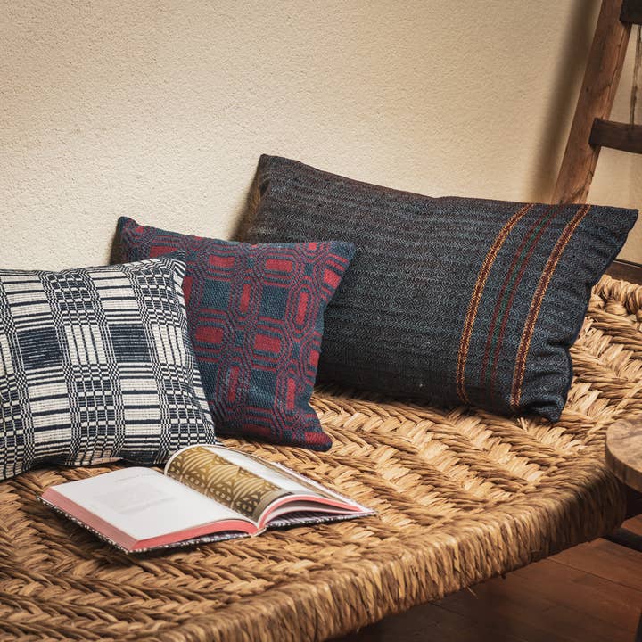 Lineage Botanica - Wholesale Throw/Decorative Pillow - Pillow: Antique handwoven pillow, Romanian wool - P3864