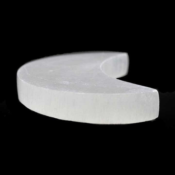 Crescent Moon Selenit-Ladeplatte (4 Zoll) für den Großhandel von Designs by Deekay Inc.