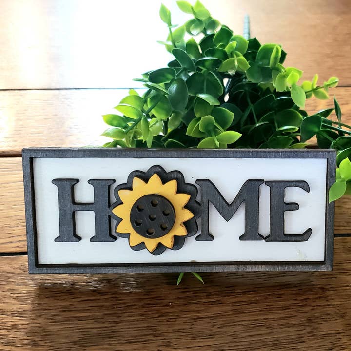 Plateau à plusieurs niveaux Sunflower Sign HOME pour la vente par ChristyFaye