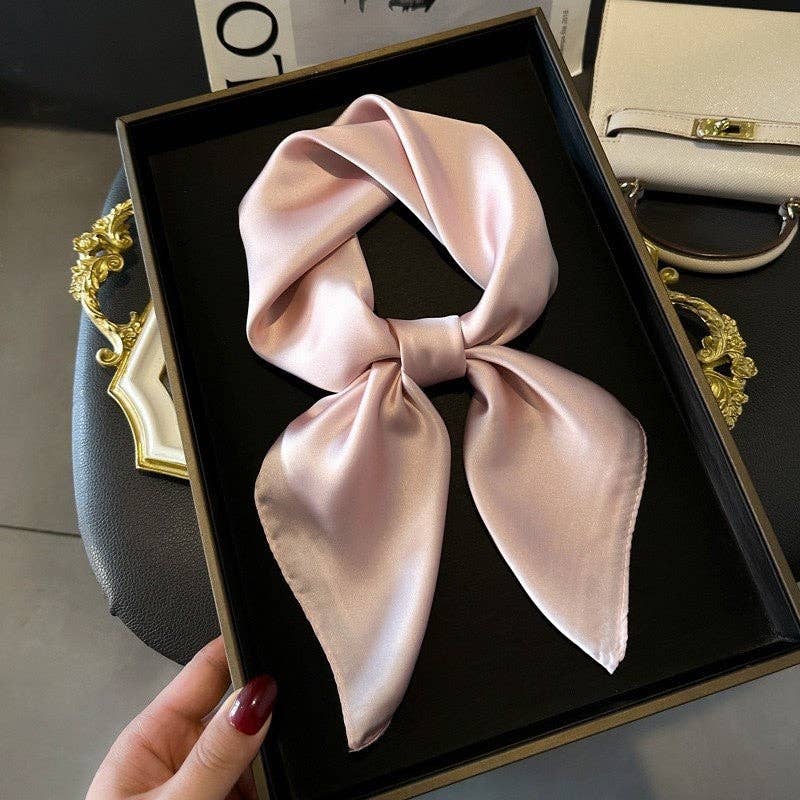 OceanusSwim – Engroshandel Tørklæde - Dame – Ensfarvet silketørklæde i kvadratisk form4