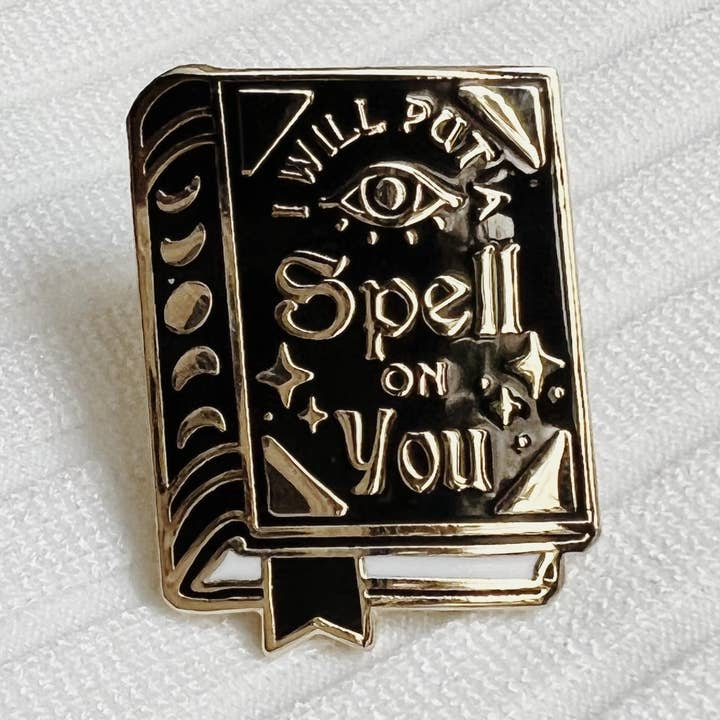 Noelle Gifts & Paper – Großhandel Anstecker/Button – I Will Put A Spell On You, Emaille-Anstecknadel, Revers, Mond, Witchy, Himmlisch, Geschenk0