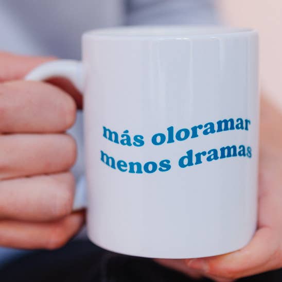 Mug plus oloramar moins de drames pour la vente par Mdemona