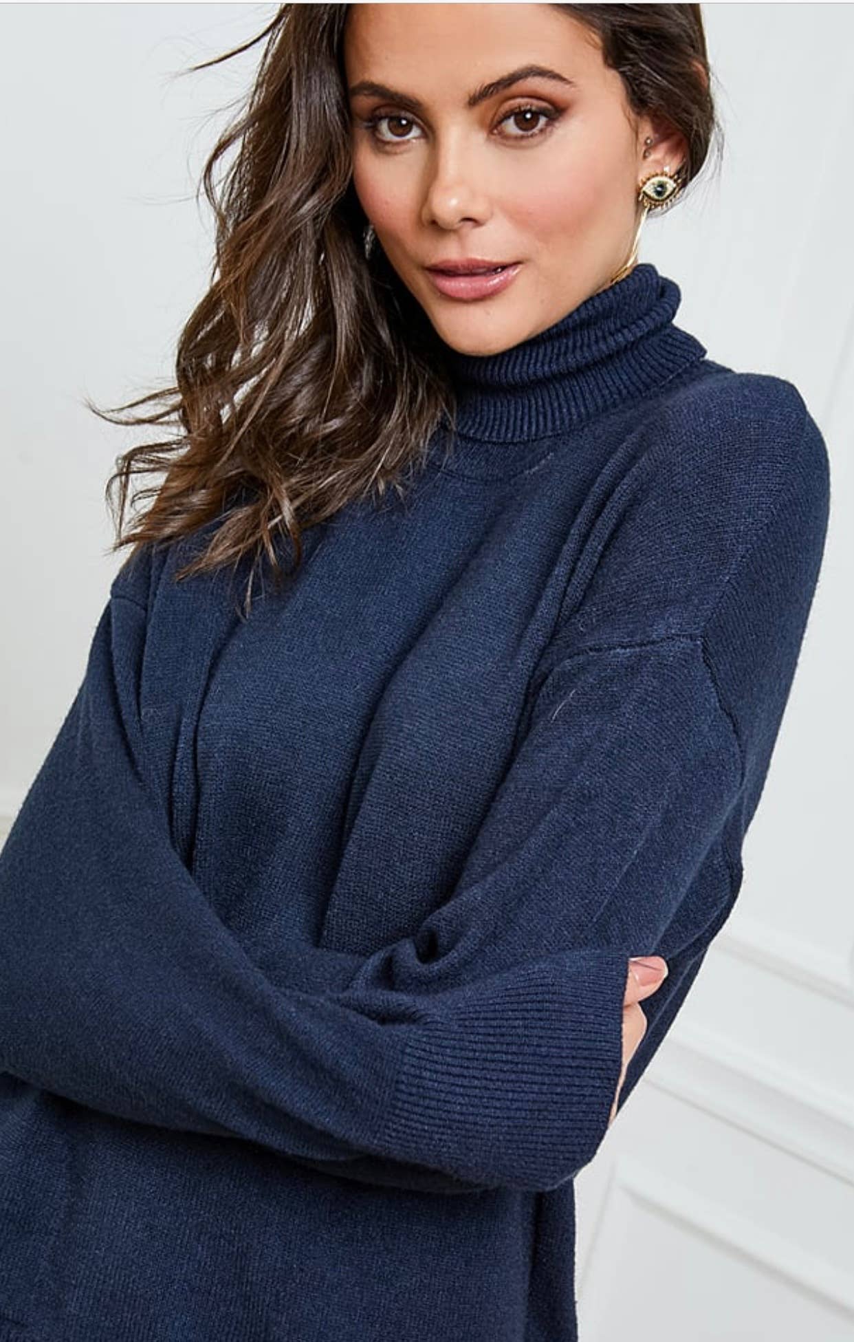 LÉA & LUC – wholesale Knitted jumper – Women′s – Turtleneck sweater with pockets REF. 003054