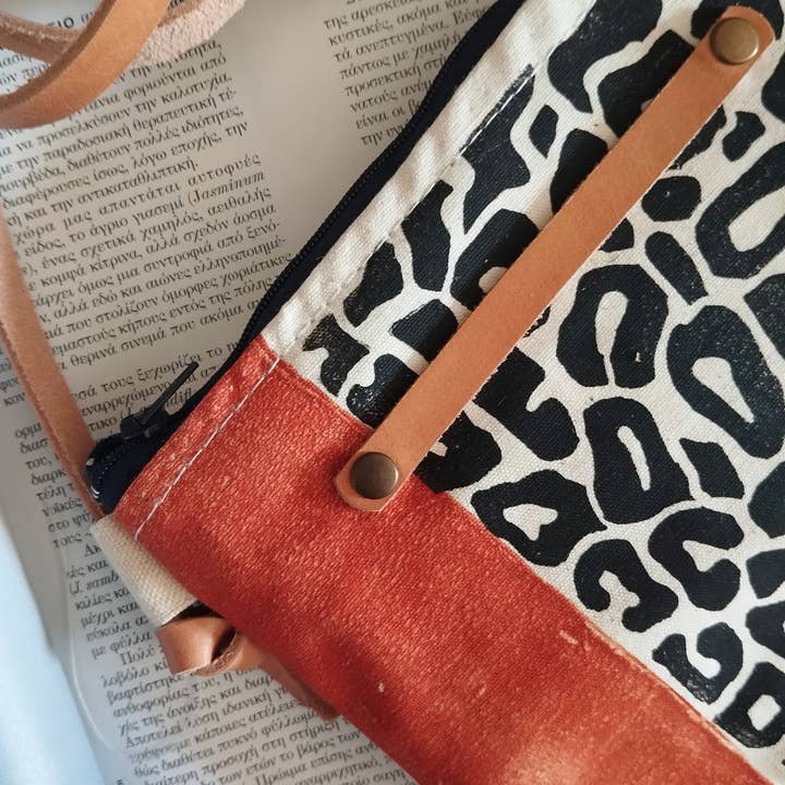 The Ink Job - Wholesale Crossbody bag – Women's - Leopard Animal Print Crossbody Purse8