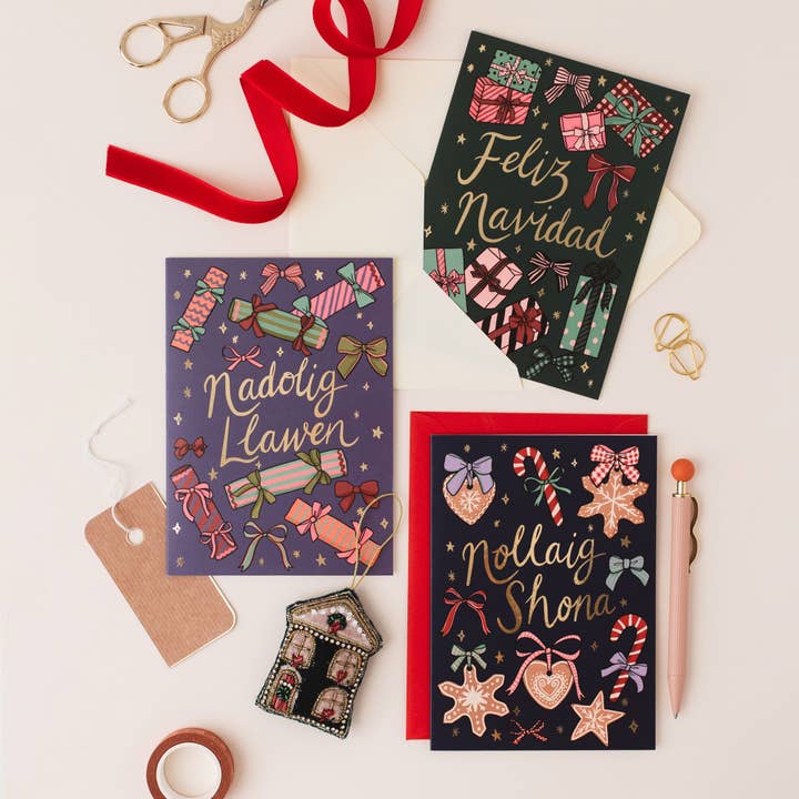 Jessie Maeve Studio - Wholesale Christmas card - Gold Foil Welsh Christmas Crackers Card - Nadolig Llawen 1