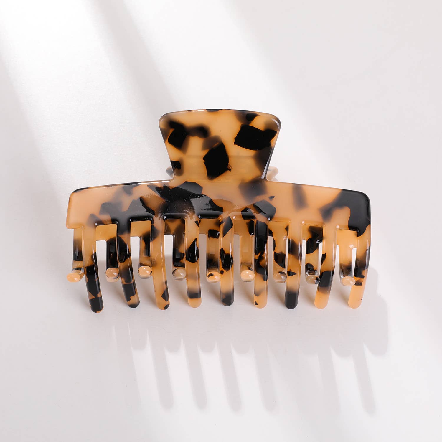 Sortiert Chloe Core | Klassische große rechteckige Fassklammer für den Großhandel auf Faire7