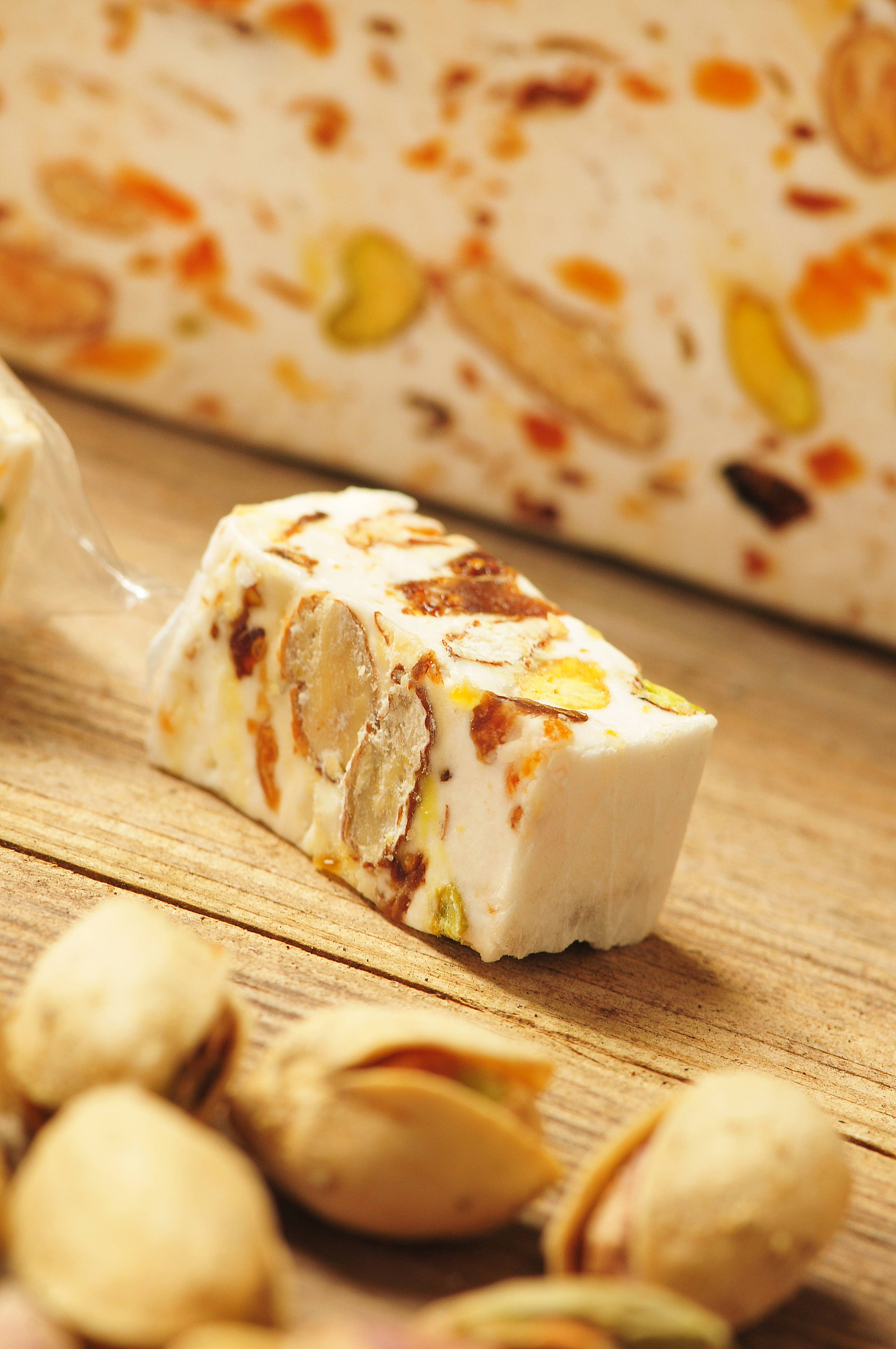 Nougats Silvain - Wholesale Nougat - BLOC 500g LE GARGANTUA nougat apricot fig pistachio