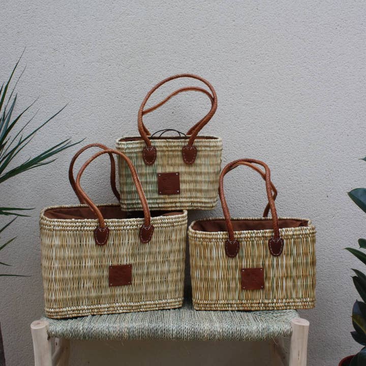 Beautiful natural rush basket with fabric pouch that closes and other Purchase Wholesale serviette plage ronde. Free Returns & Net 60 Terms on Faire trending on Faire.