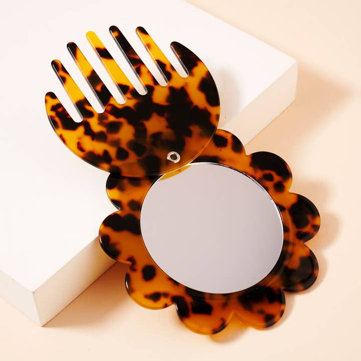 Lilla Haven - Wholesale Compact Mirror - Tortoise Mirror and Comb Compact