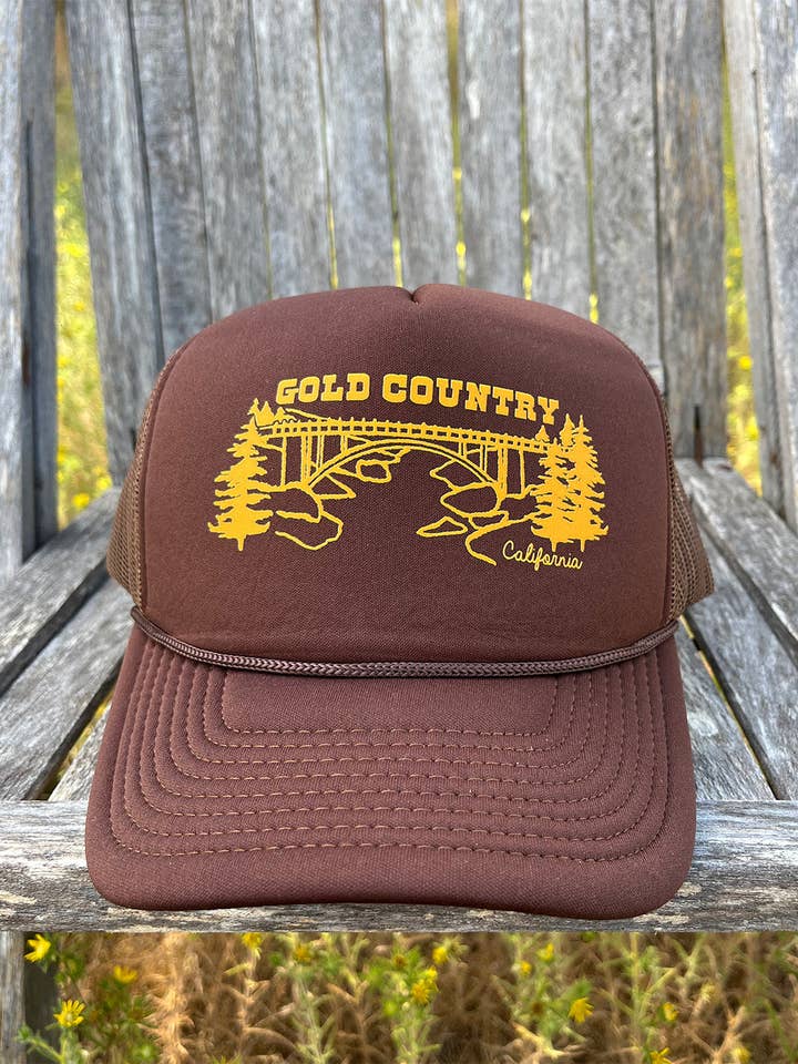 Casquette de camionneur Gold Country pour la vente par Cosmic Shark Clothing