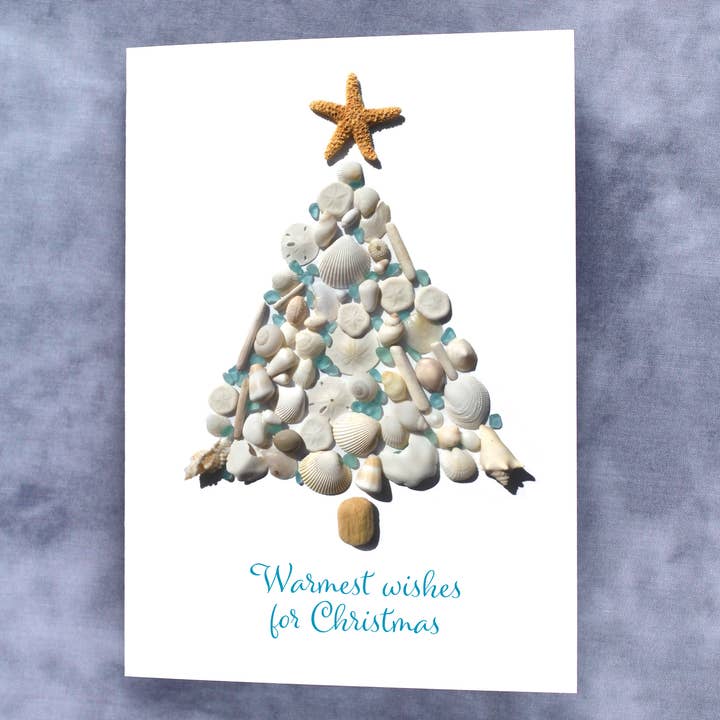 Beachcombing / Etched by the Sea – Großhandel Weihnachtskarte – White Seashells und Sea Glass Tree Weihnachtskarte2