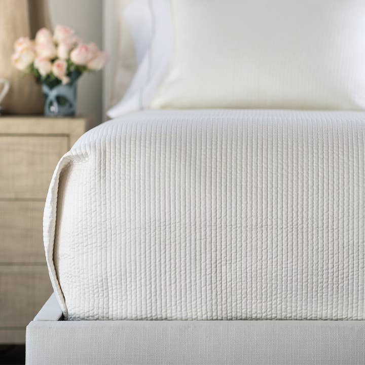 Capa Acolchoada Retro Marfim S&S Queen 96X98 por atacado de Lili Alessandra