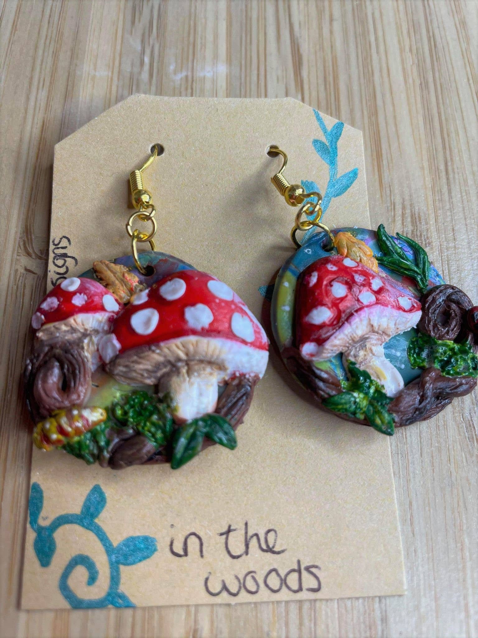 PrettySpookyDesigns - Vente Boucles d'oreilles pendantes - Boucles d'oreilles en pâte polymère - In The Woods | bijoux en champignons1