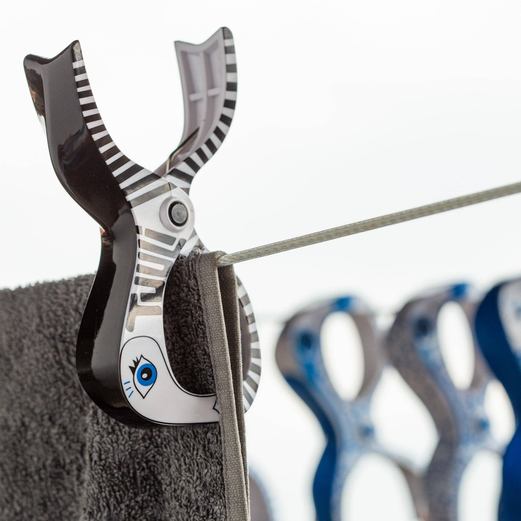 Tuuli GmbH - Wholesale Beach Accessories - Large Beach Clips Pegs for Beach Towel Clothes Sun Lounger6