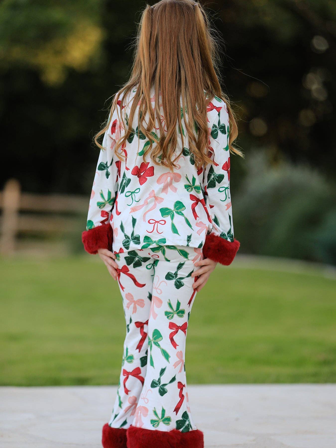 Rylee Faith Designs - Vente Haut et bas de pyjama – enfant - Ensemble de pyjama de Noël à imprimé nœud de fête – Vêtements de nuit confortables pour filles avec bordure rouge12