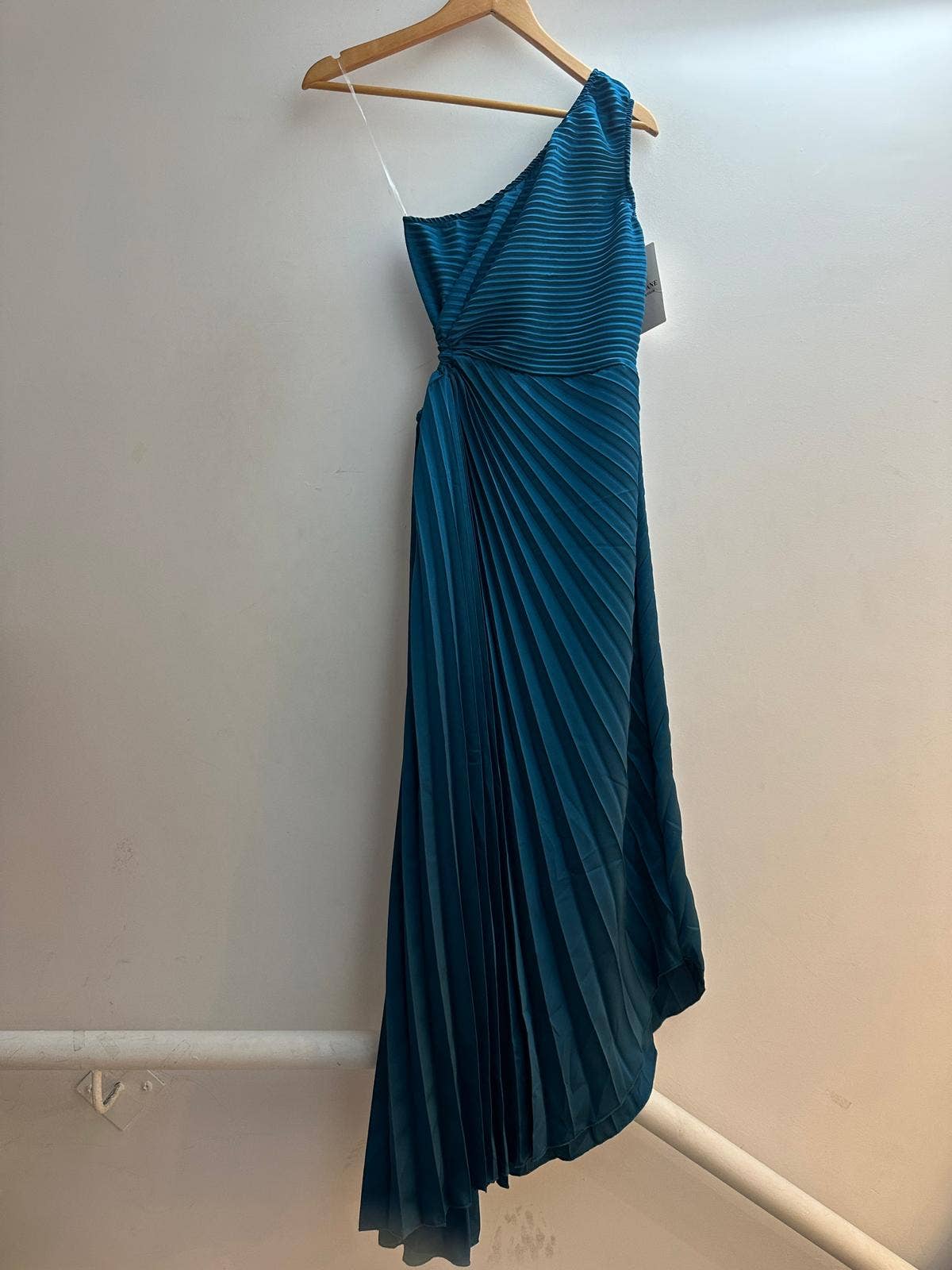 LORIANE – Vestido - Mulher por atacado – Vestido longo assimétrico plissado2