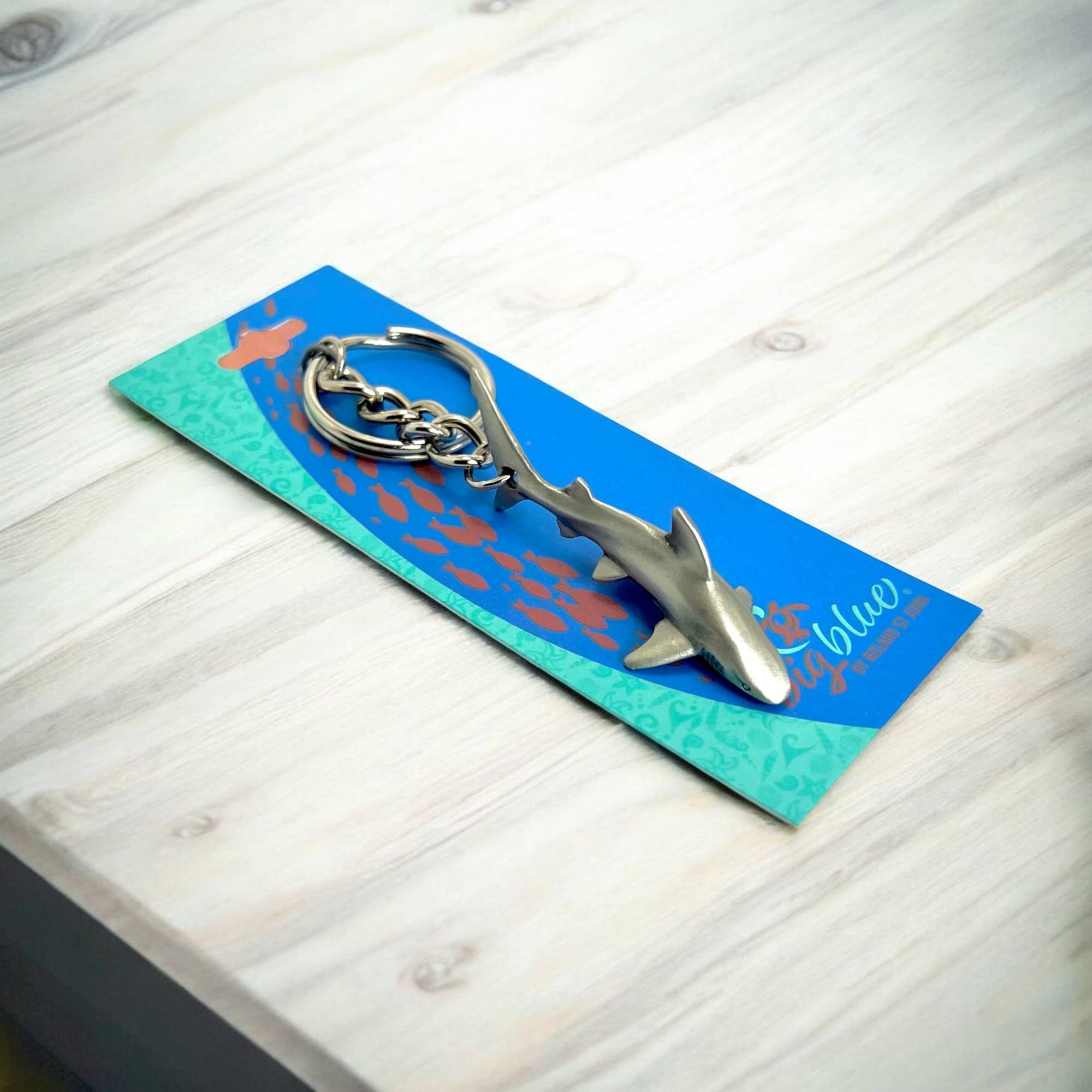 Big Blue by Roland St John – Engroshandel Nøglering - Unisex – Reef Shark nøglering, haj nøglering, gaver til dykkere6