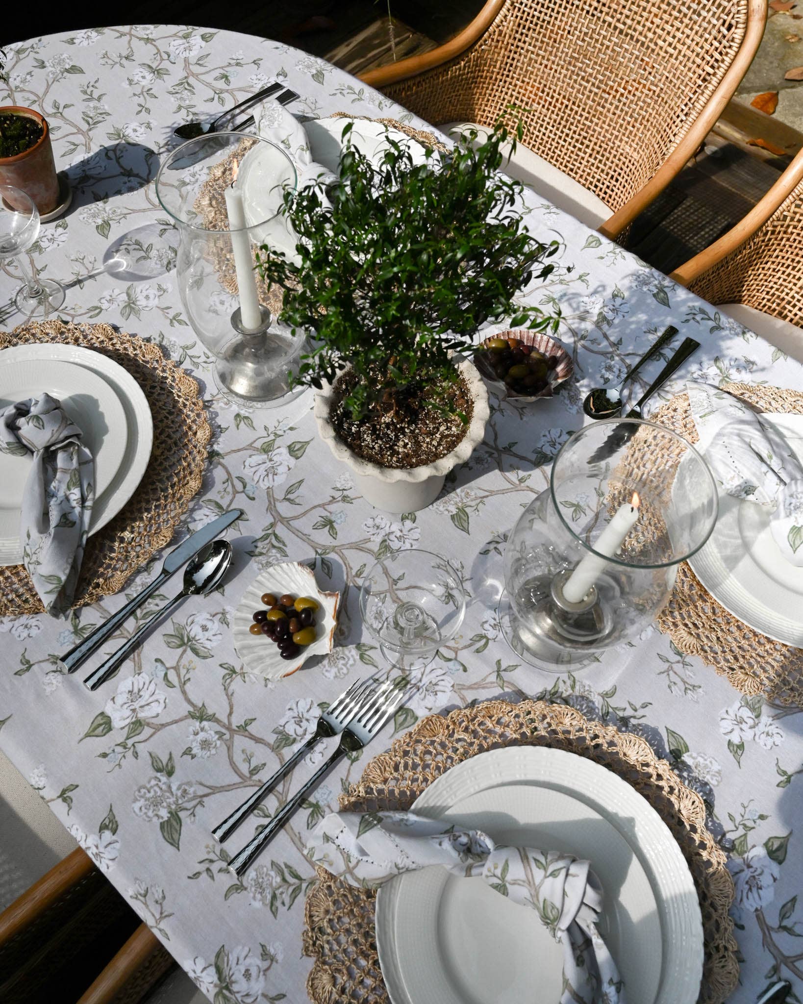 Camellia Floral Cotton Tablecloth for Weddings and Holidays for wholesale on Faire8