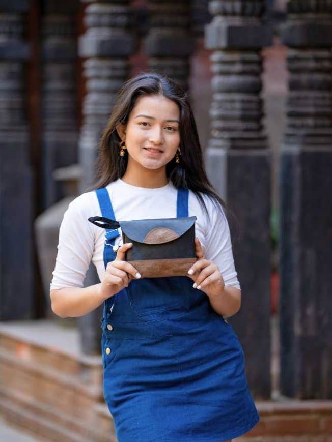 Liten kuvertväska i återvunnet gummi för wholesale av Ganesh Himal Trading