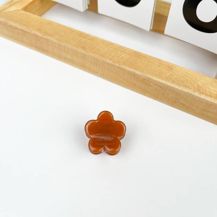 mildstyles - Wholesale Hair Clip - Women's - Mini Solid Flower Hair Claw Clip2