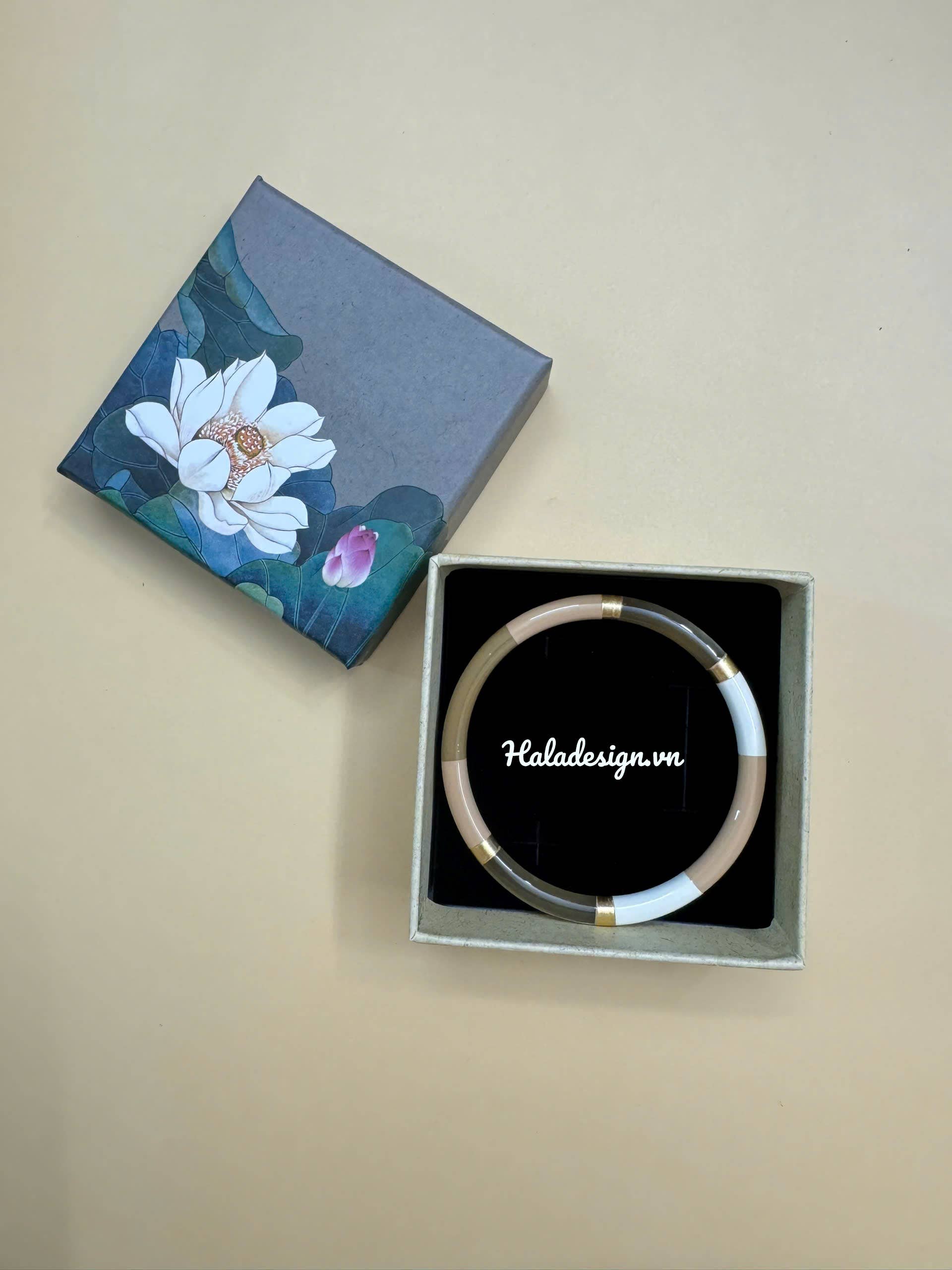 Hala Design - Wholesale Bangle Bracelet - Multi Color Horn Bangle H=6mm8