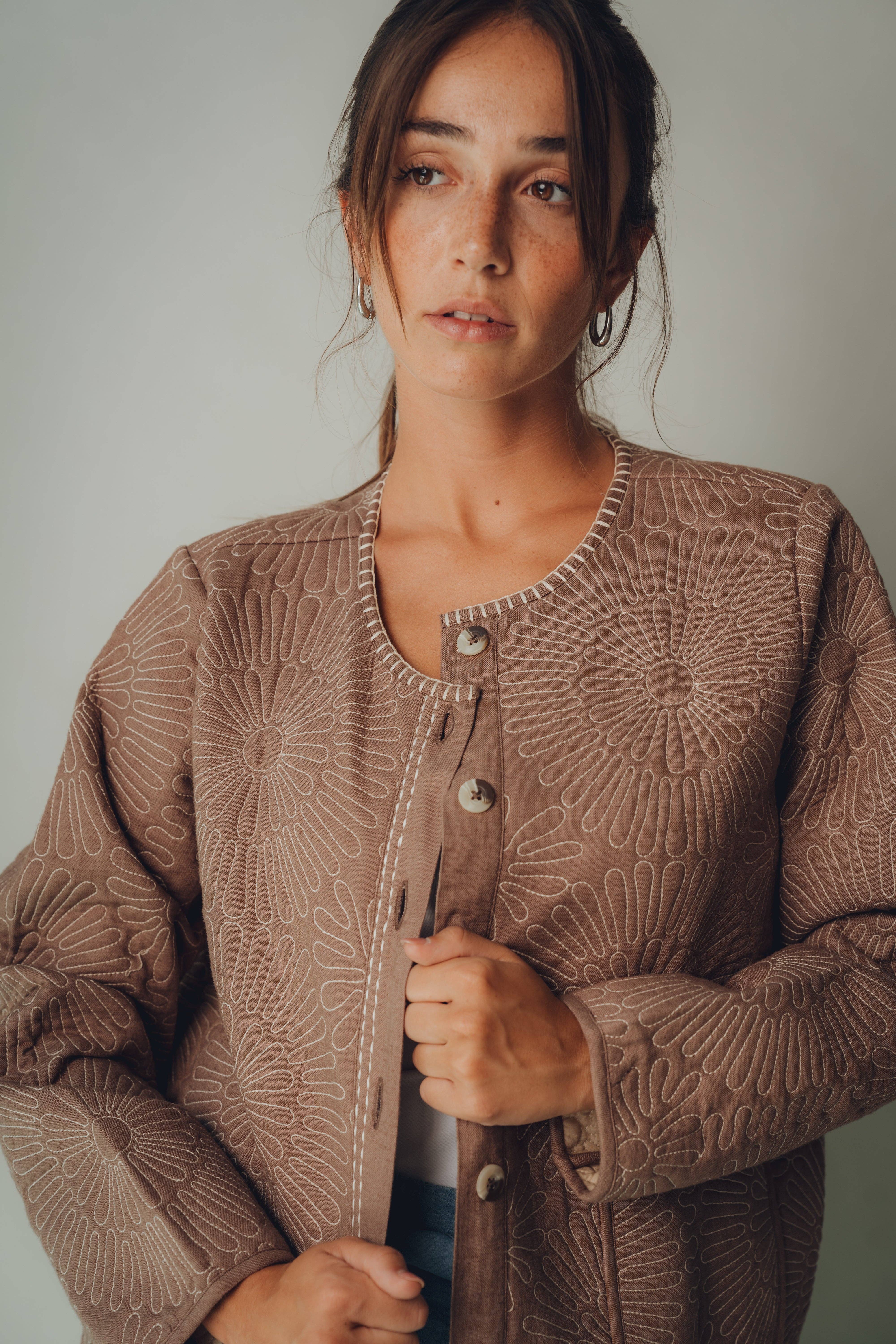 Kapda Casa - Wholesale Jacket - Women's - Chaqueta Mocha- Chaqueta Acolchada Mocha1