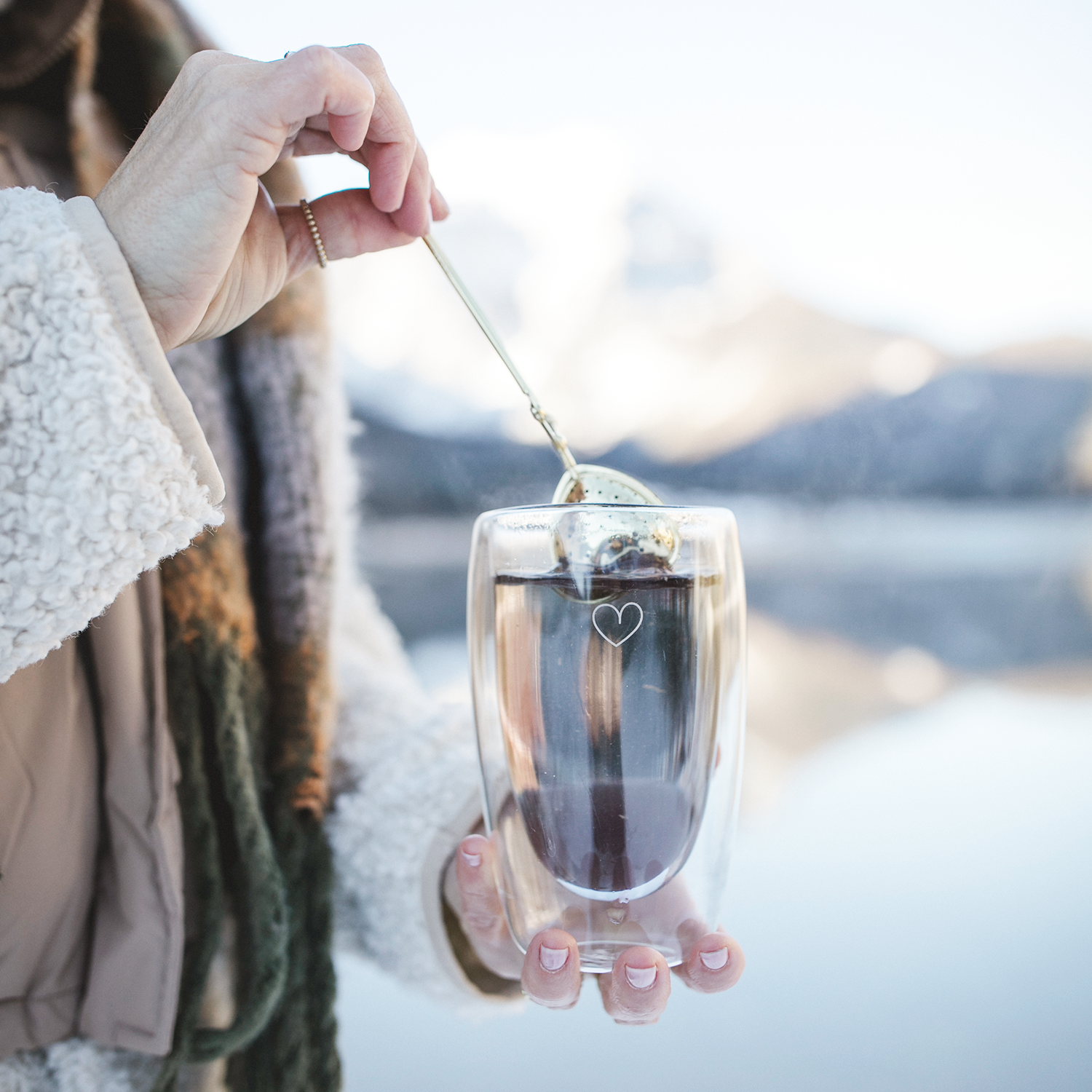 Bake Affair GmbH – wholesale Tesil/Infuser – Gyllene te-tångar i hjärtform2