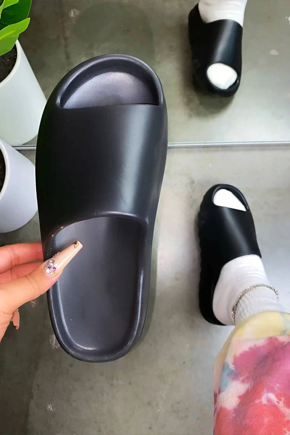 Femme Luxe – wholesale Slides – Women’s – Black Tread Detail Rubber Flatform Sliders - Marion0