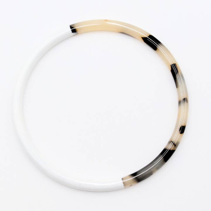 Brazalete delgado de resina color leopardo para venta al por mayor de Reference Mode