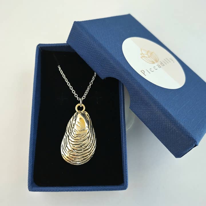 Piccadilly Pendants - Wholesale Pendant/Charm Necklace - Mussel Shell Necklace, Silver Shell Necklace, Nautical3