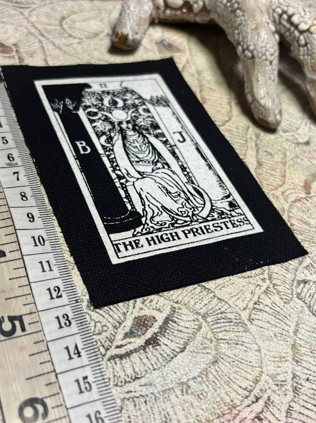 Three Raccoons – Emblema por atacado – Remendo de carta de tarô da Alta Sacerdotisa.3