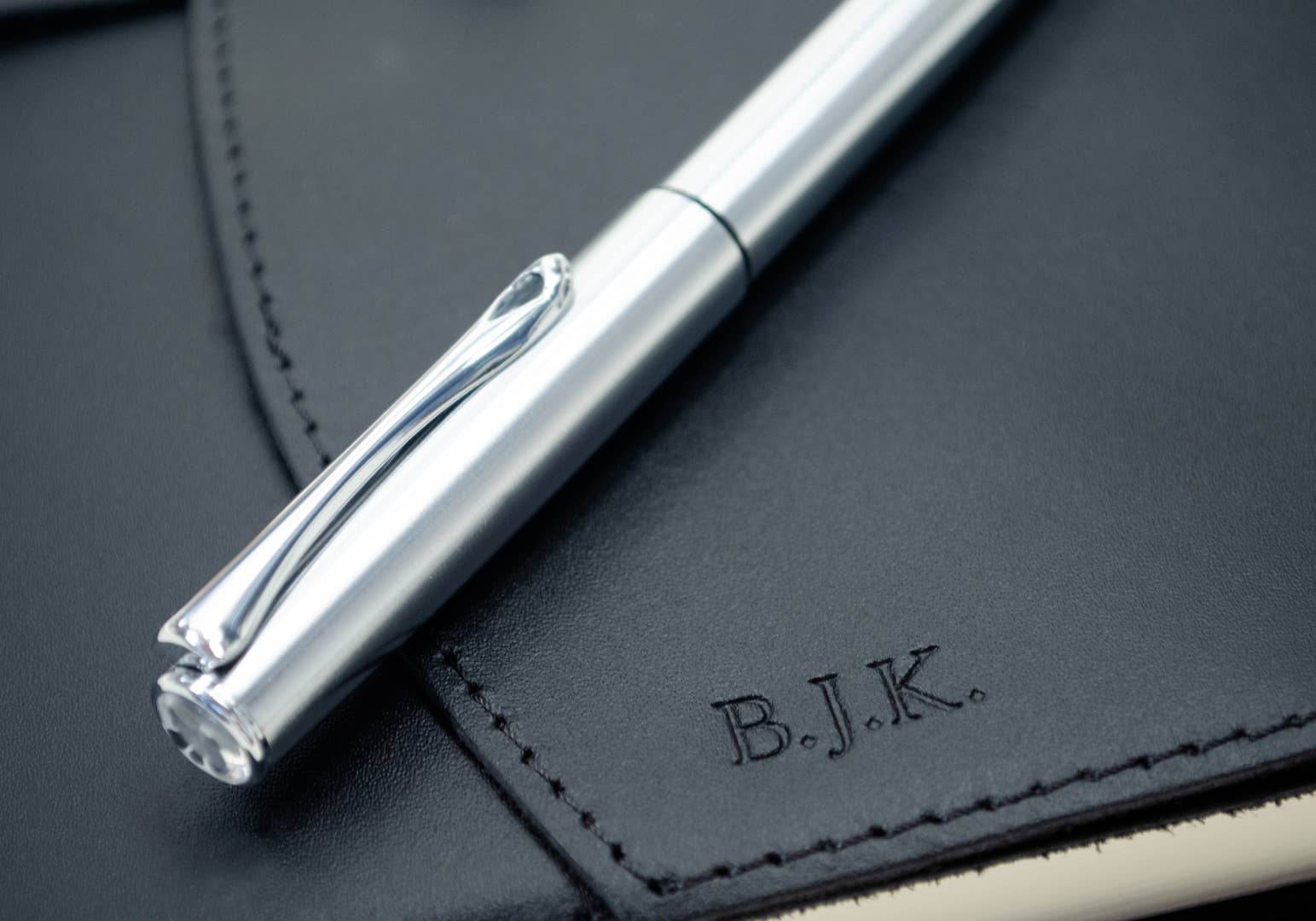 Creatico – Großhandel Tagebuch – Leatherkind Capri Notizbuch, A4, nachfüllbar, Geschenkset mit Stift29