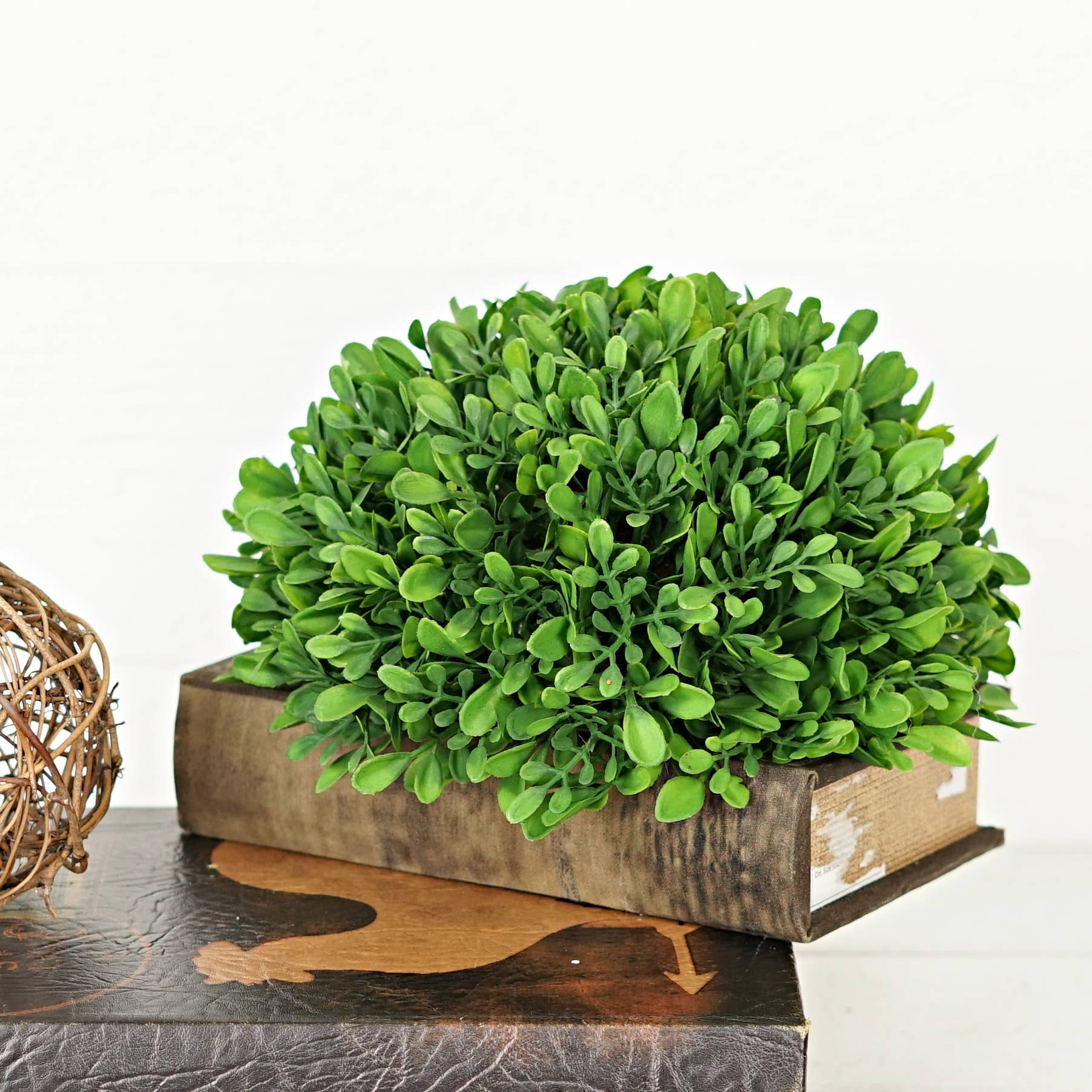 Two Ten Original LLC - Wholesale Artificial Plant - Evergreen Boxwood Half Sphere-10inDx5.5H2