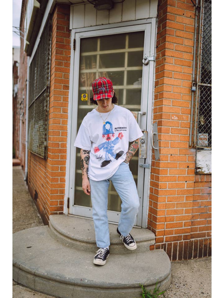 INFECT CO. – wholesale T-shirts med screentryck – Herr – MYNDIGHET T-SHIRT