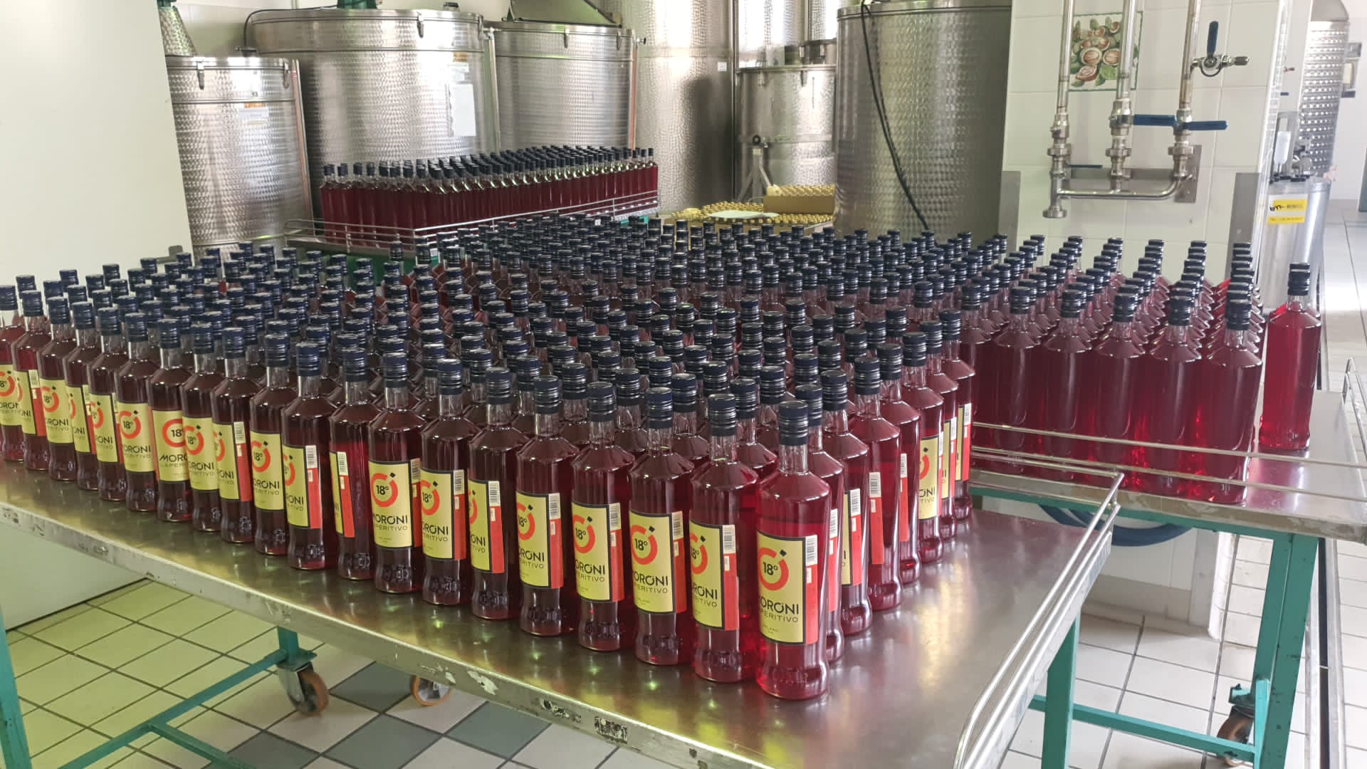 MORONI - Wholesale Non-Alcoholic Aperitif/Mocktail - MORONI BITTER FRIZZANTE 8° in a 700 ml bottle7