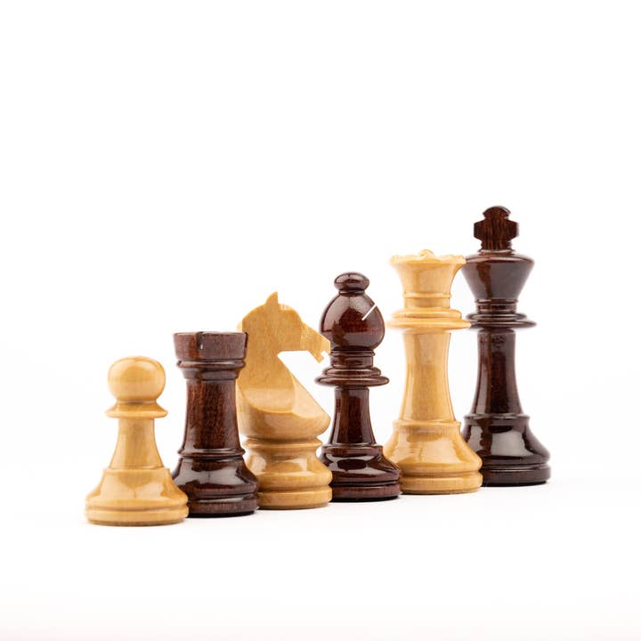 MORA CHESS – Großhandel Brettspiele – Staunton Europa Nr. 5 Schachfiguren – Mahagoni1